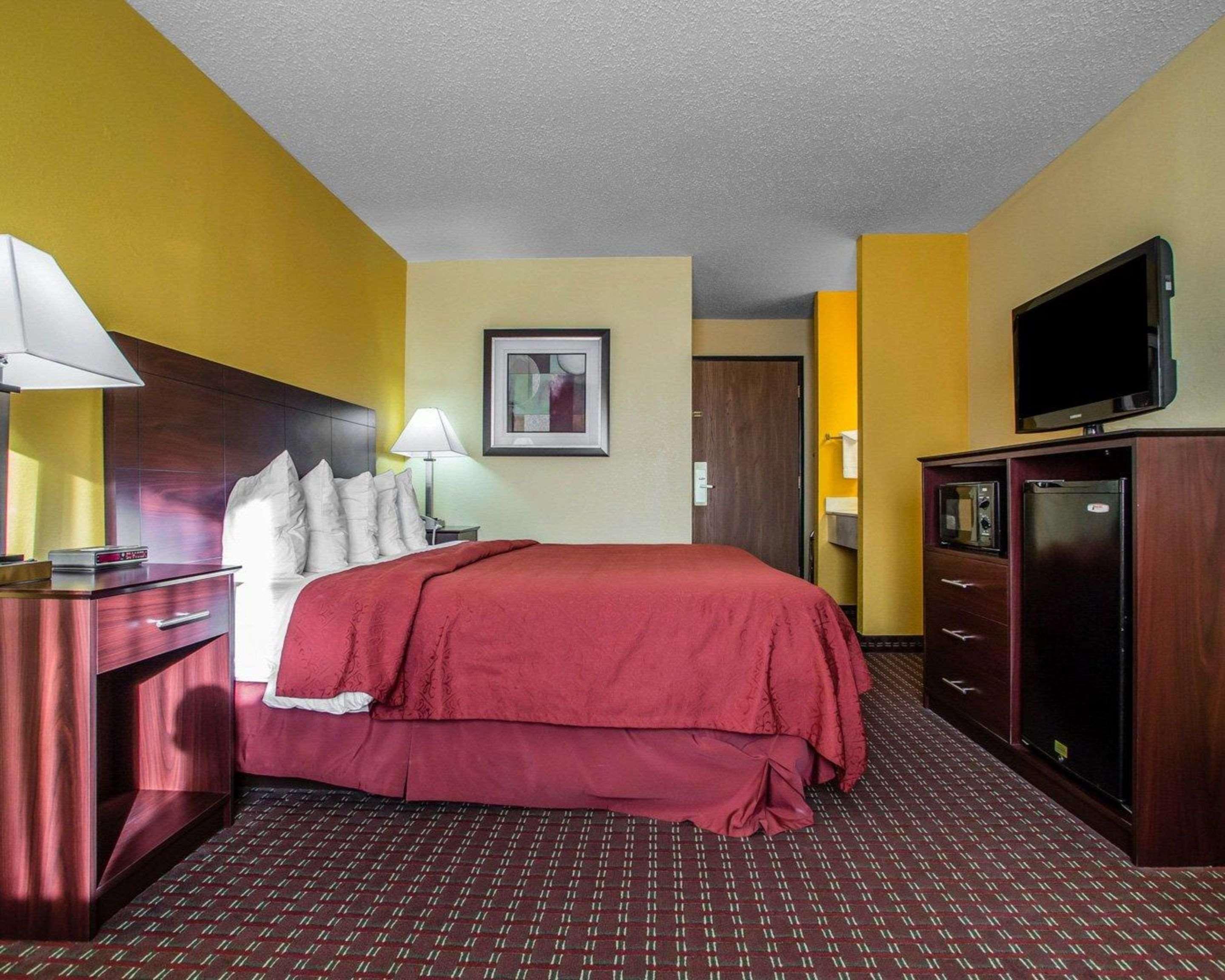 Quality Inn Central Wisconsin Airport Mosinee Экстерьер фото