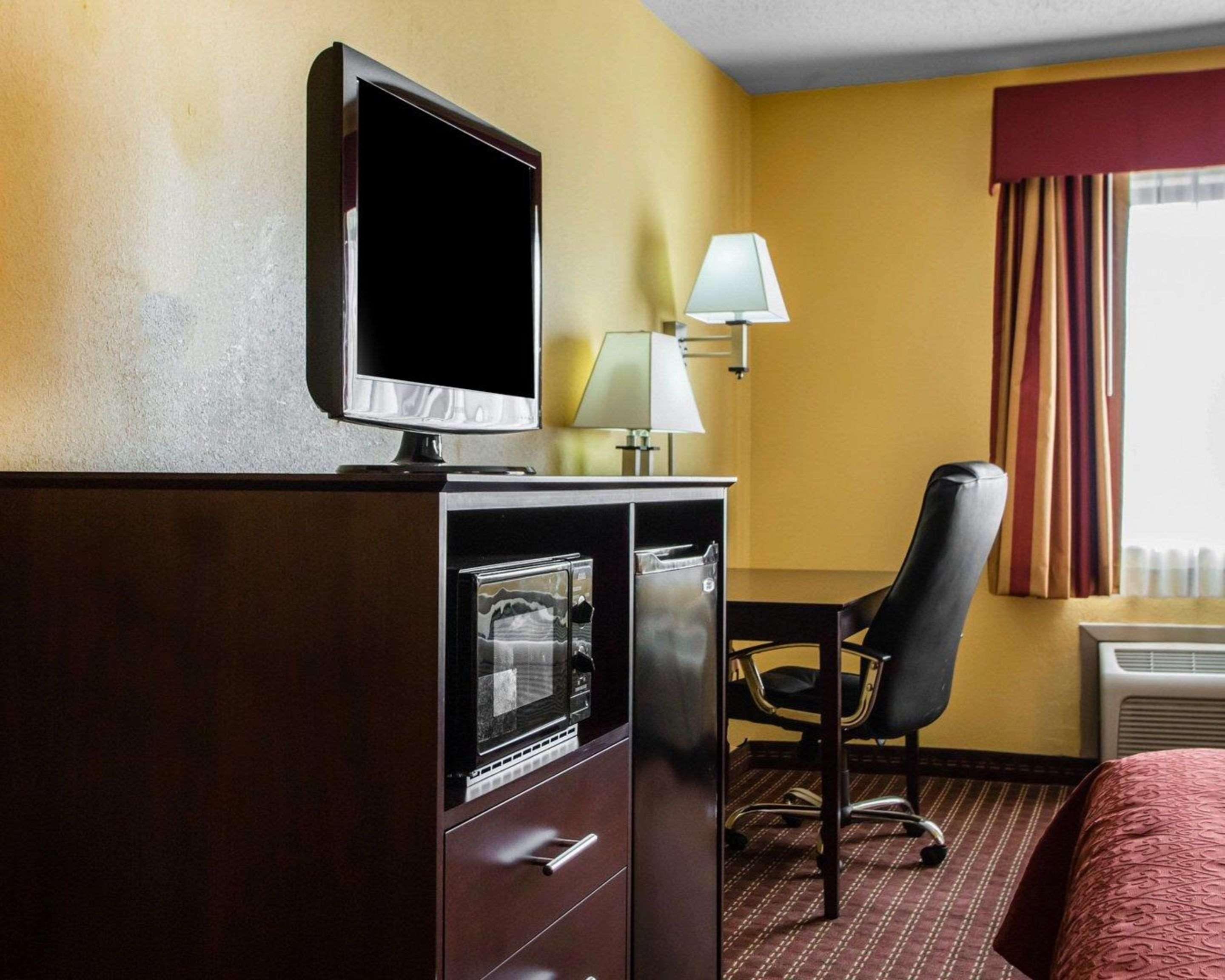 Quality Inn Central Wisconsin Airport Mosinee Экстерьер фото