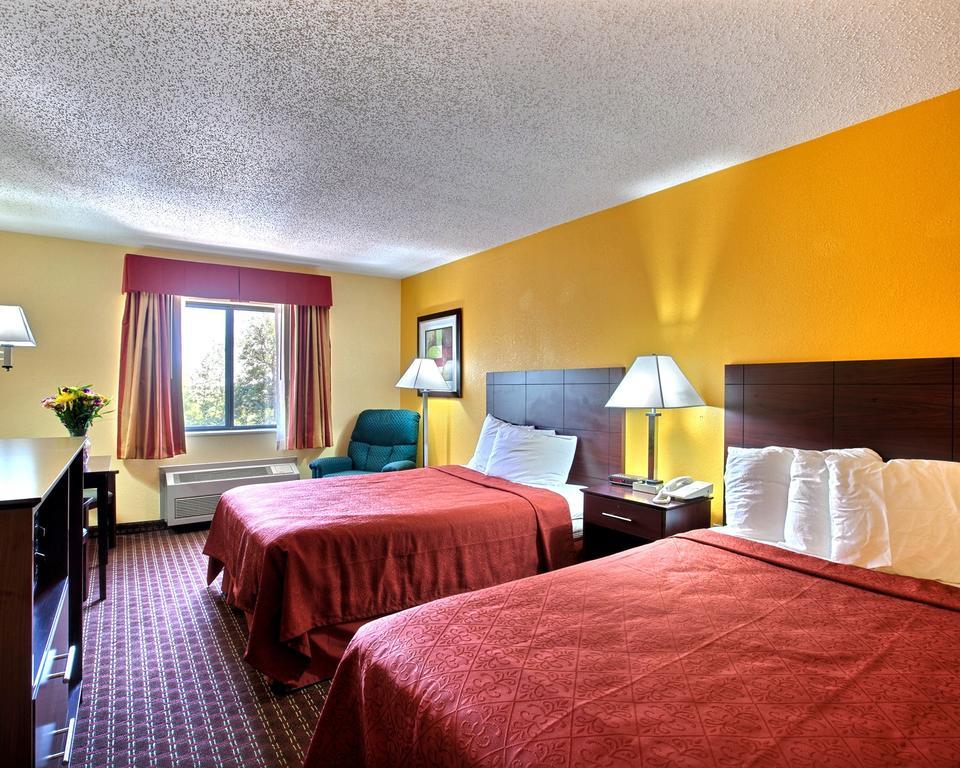 Quality Inn Central Wisconsin Airport Mosinee Экстерьер фото