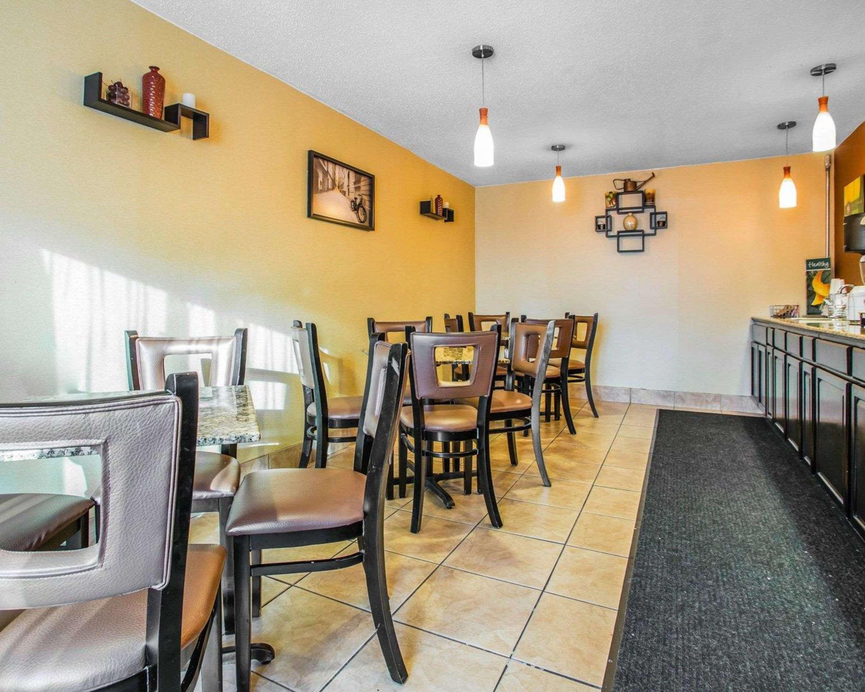 Quality Inn Central Wisconsin Airport Mosinee Экстерьер фото