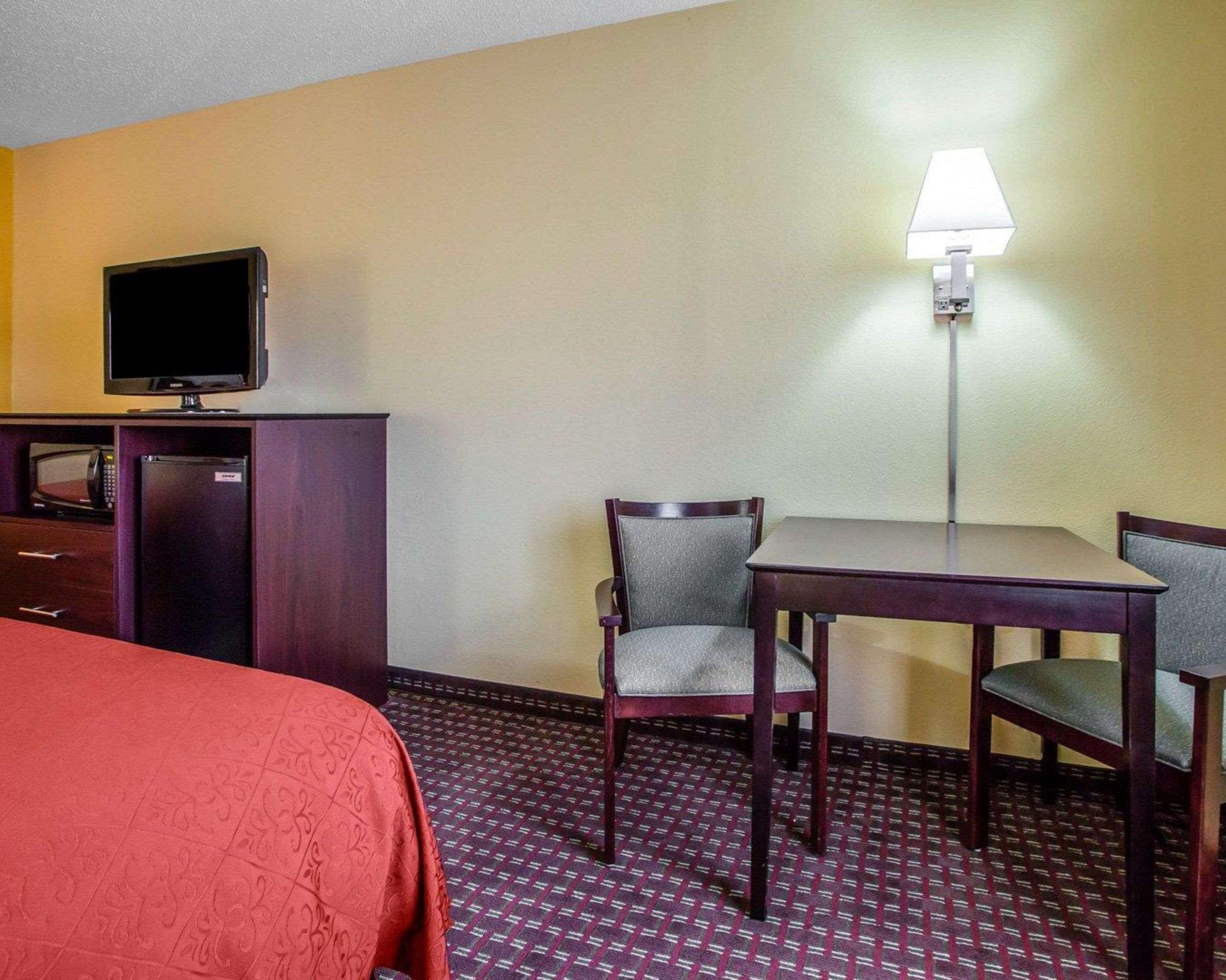 Quality Inn Central Wisconsin Airport Mosinee Экстерьер фото