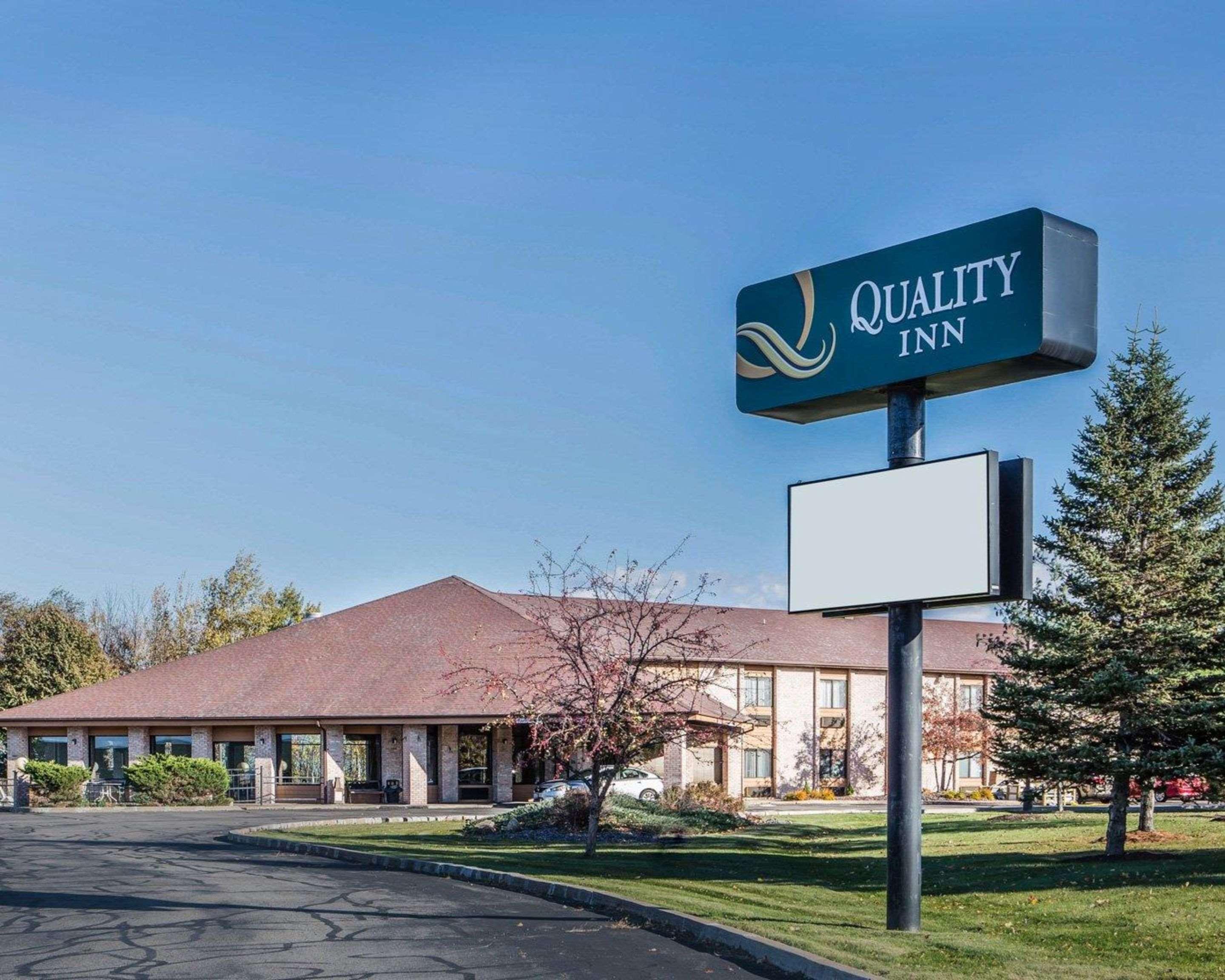 Quality Inn Central Wisconsin Airport Mosinee Экстерьер фото