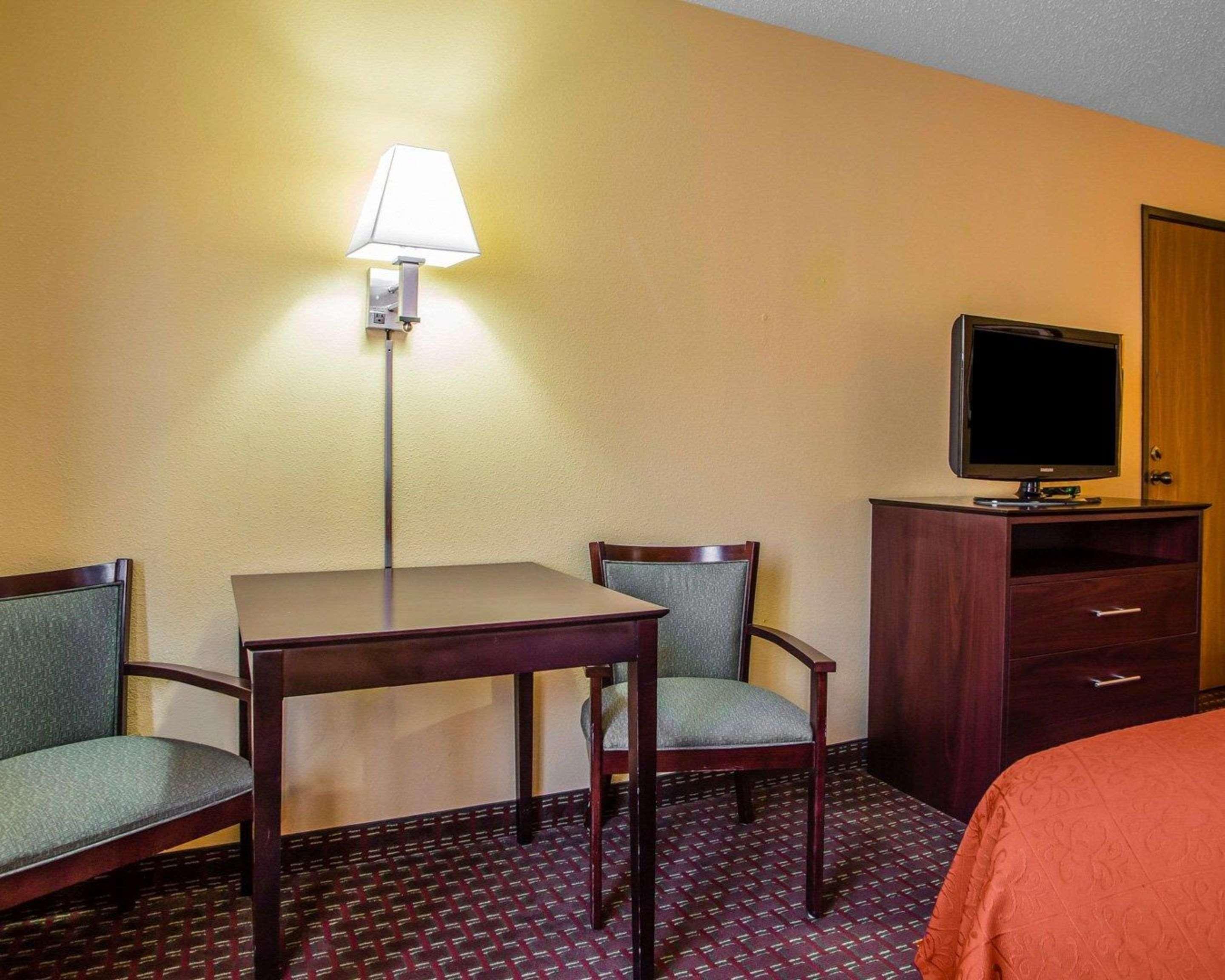 Quality Inn Central Wisconsin Airport Mosinee Экстерьер фото