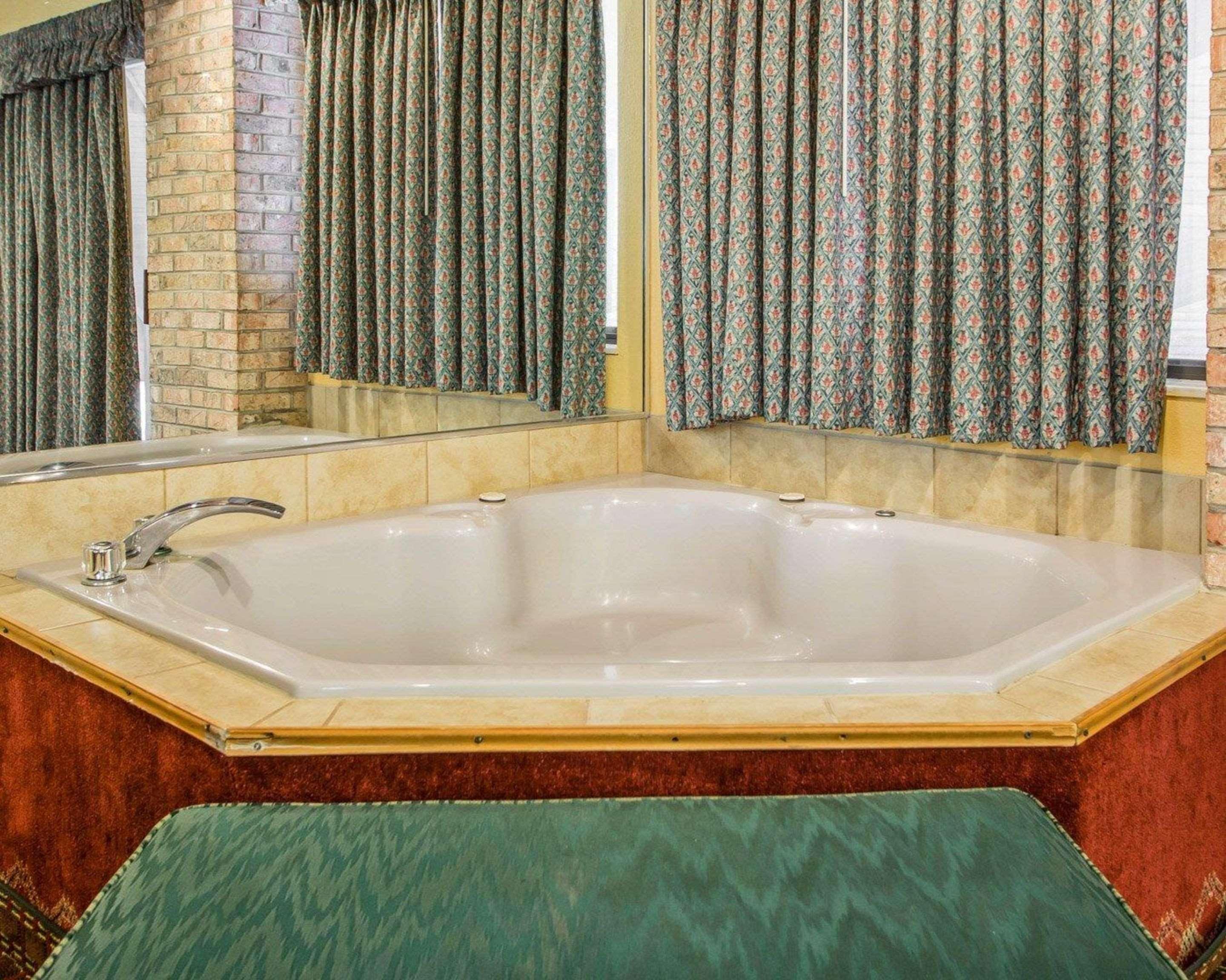 Quality Inn Central Wisconsin Airport Mosinee Экстерьер фото