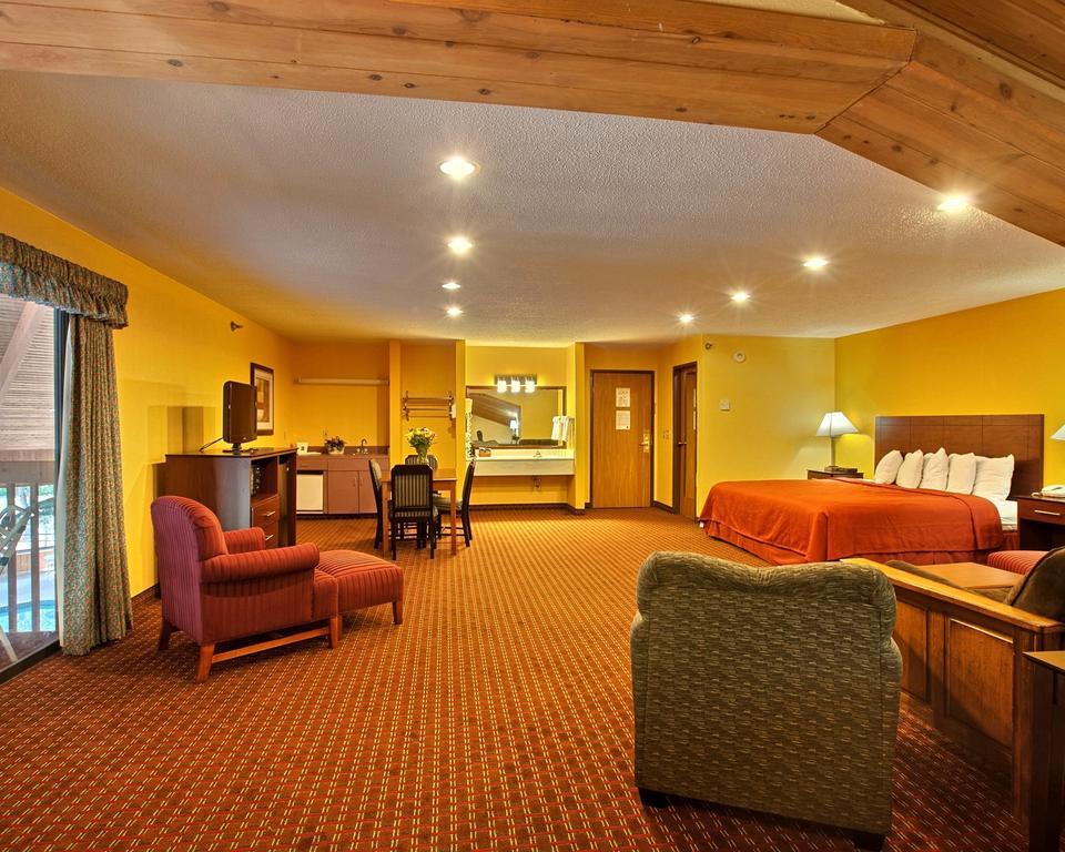 Quality Inn Central Wisconsin Airport Mosinee Экстерьер фото