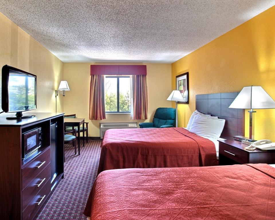 Quality Inn Central Wisconsin Airport Mosinee Экстерьер фото