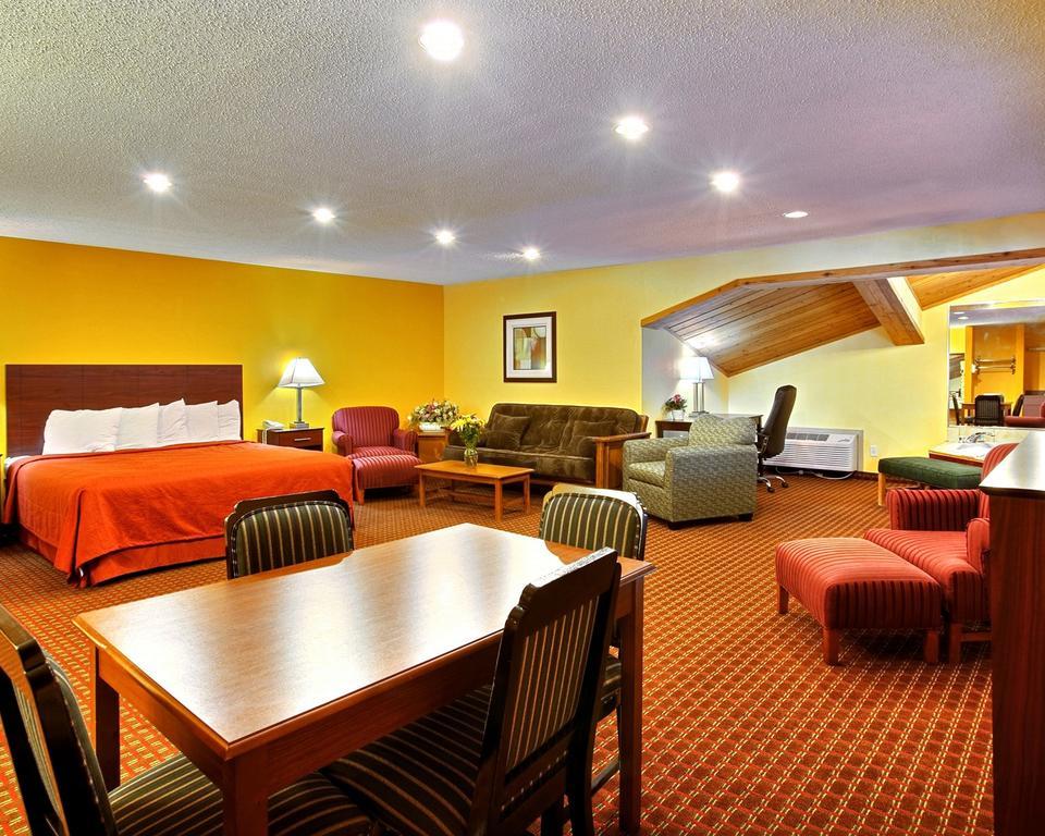 Quality Inn Central Wisconsin Airport Mosinee Экстерьер фото