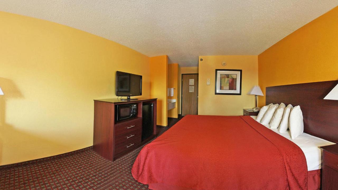 Quality Inn Central Wisconsin Airport Mosinee Номер фото