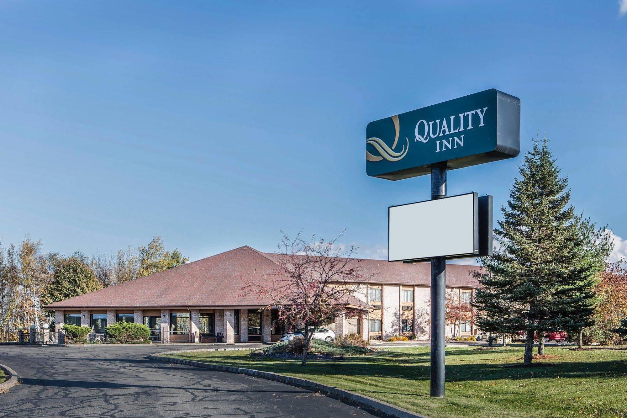 Quality Inn Central Wisconsin Airport Mosinee Экстерьер фото