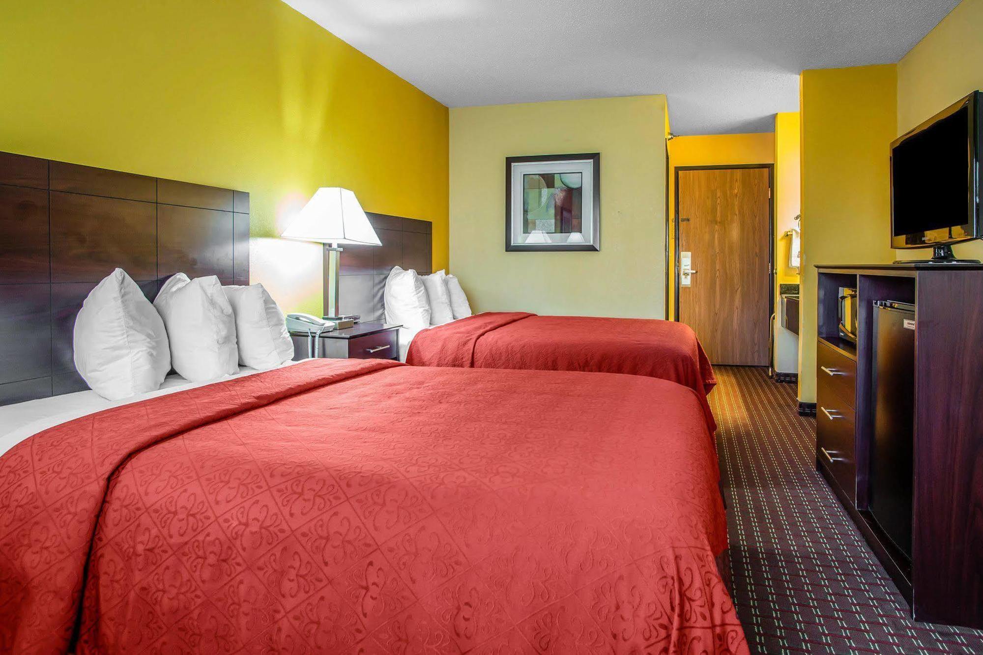 Quality Inn Central Wisconsin Airport Mosinee Экстерьер фото